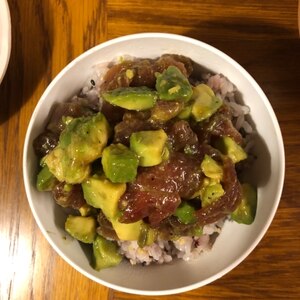 大満足♡マグロ＆アボカド丼